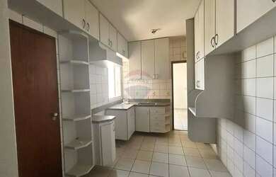 Imagem: O apartamento possui 3 Dormitórios, 3 Banheiros, 4 Vagas na