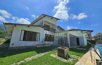 Imagem: A casa em condomínio possui 5 Dormitórios, 5 Banheiros, 5