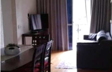 Imagem: O apartamento possui 2 Dormitórios, 1 Banheiro, 1 Vaga na garagem