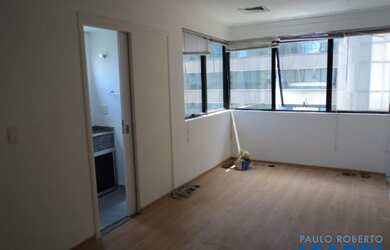 Imagem: O depósito possui 1 Vaga na garagem e 40m² de Área e está