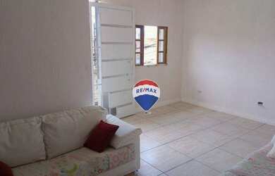 Imagem: A casa possui 2 Dormitórios, 1 Banheiro, 2 Vagas na garagem