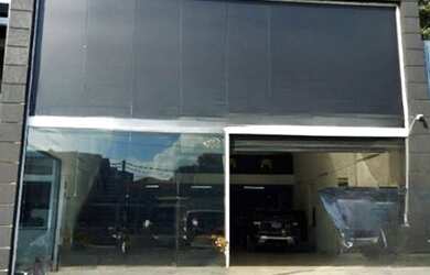 Imagem: O depósito possui 5 Vagas na garagem e 400m² de Área e está