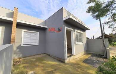 Imagem: A casa possui 2 Dormitórios, 1 Banheiro, 1 Vaga na garagem