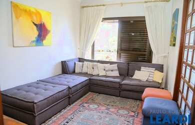 Imagem: O apartamento possui 3 Dormitórios, 2 Banheiros, 3 Vagas na