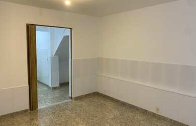 Imagem 4: Aluga-se kitnet a uma quadra da praia no Recreio dos Bandeirantes