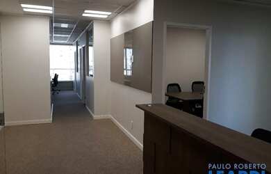 Imagem: O depósito possui 5 Vagas na garagem e 405m² de Área e está