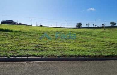 Imagem: O terreno possui 463m² de Área e está localizado em Porto