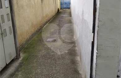 Imagem 2: Terreno com 560 m². 556m² de Área, 5 Vagas na garageme5 Dormitórios