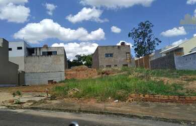 Imagem: O terreno possui 223m² de Área, Imóvel novo e está localizado