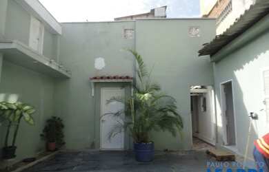 Imagem: A casa possui 3 Dormitórios, 2 Banheiros, 4 Vagas na garagem