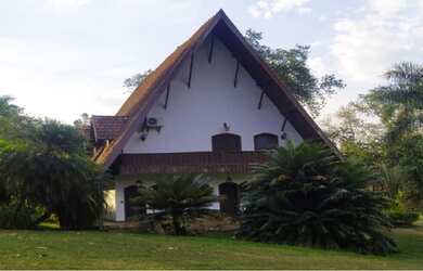 Imagem: A fazenda possui 107300m² de Área e está localizado em Centro