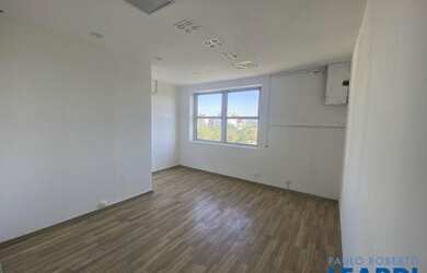 Imagem: O depósito possui 1 Vaga na garagem, 60m² de Área e está