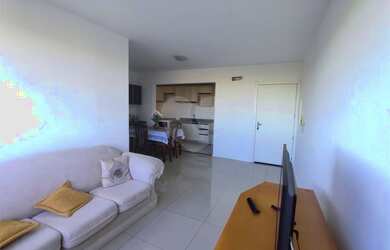 Imagem: O apartamento possui 3 Dormitórios, 1 Banheiro, 1 Vaga na garagem