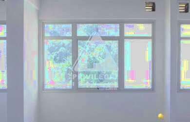 Imagem: O depósito possui 1 Vaga na garagem e 25m² de Área e está