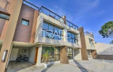 Imagem: A casa em condomínio possui 3 Dormitórios, 4 Banheiros, 2