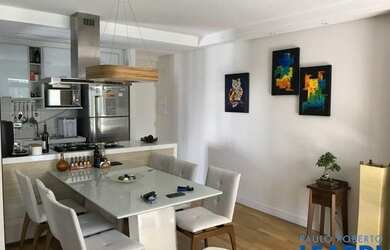 Imagem: O apartamento possui 2 Dormitórios, 2 Banheiros, 2 Vagas na