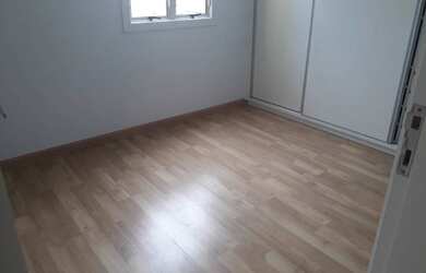 Imagem: A casa possui 2 Dormitórios, 1 Banheiro, 1 Vaga na garagem