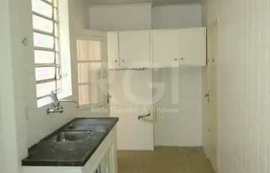 Imagem 11: Apartamento de 2 (dois) dormitórios na rua Santo Antônio, muito bem localizado, ficando a