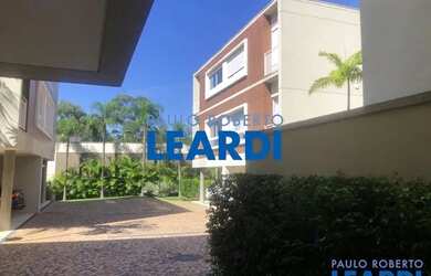 Imagem: A casa em condomínio possui 4 Dormitórios, 4 Banheiros, 3