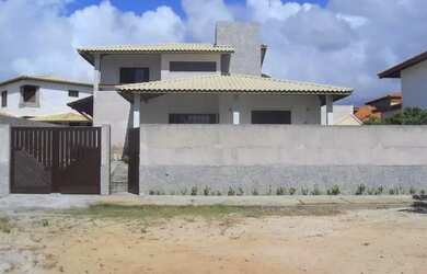 Imagem: A casa em condomínio possui 3 Dormitórios, 3 Banheiros, 2