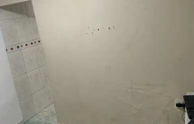 Imagem: A casa possui 1 Dormitório, 1 Banheiro e está localizado