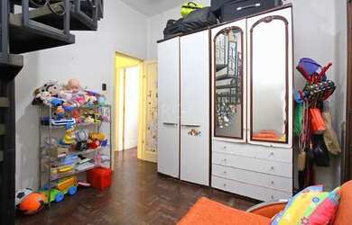 Imagem 12: Casa com três dormitórios com patio grande no bairro Santa Tereza