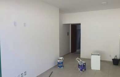 Imagem: O apartamento possui 1 Dormitório, 1 Banheiro, 1 Vaga na garagem