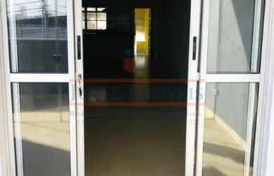 Imagem: A casa possui 3 Dormitórios, 3 Banheiros, 228m² de Área e