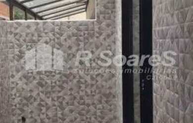 Imagem: A casa em condomínio possui 2 Dormitórios, 3 Banheiros, 2