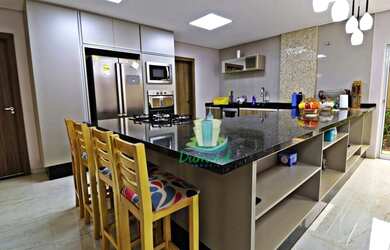 Imagem 12: Sobrado com 4 dormitórios com 305 m² à venda por R$ 1.500.000 ou aluguel por R$ 7.000/mês