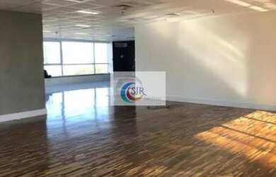 Imagem: O depósito possui 5 Vagas na garagem, 203m² de Área e está