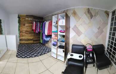 Imagem: O depósito possui 5 Vagas na garagem e está localizado em