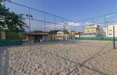 Imagem 12: Casa de condomínio para venda possui 360 metros quadrados com 4 quartos