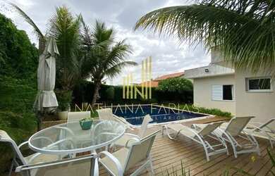 Imagem: A casa em condomínio possui 4 Dormitórios, 5 Banheiros, 2