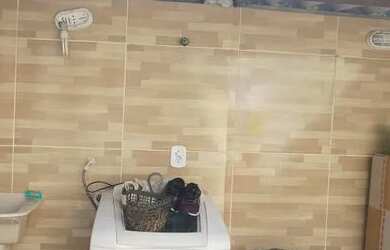 Imagem: A casa possui 2 Dormitórios, 1 Banheiro e está localizado