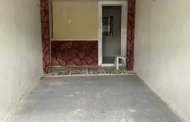 Imagem: A casa possui 2 Dormitórios, 2 Banheiros, 1 Vaga na garagem