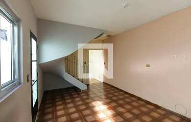 Imagem: A casa possui 2 Dormitórios, 1 Banheiro, 1 Vaga na garagem