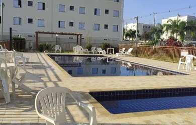 Imagem: O apartamento possui 2 Dormitórios, 1 Banheiro, 1 Vaga na garagem