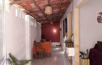 Imagem: A casa possui 3 Dormitórios, 2 Banheiros e está localizado