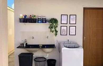 Imagem: A casa à venda possui 3 Dormitórios, 2 Banheiros, 2 Vagas