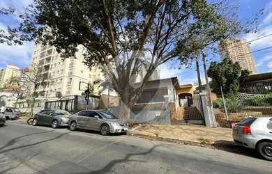 Imagem: A casa possui 4 Dormitórios, 4 Banheiros, 350m² de Área