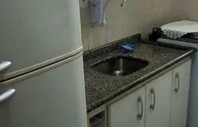 Imagem: O apartamento possui 2 Dormitórios, 1 Banheiro, 1 Vaga na garagem