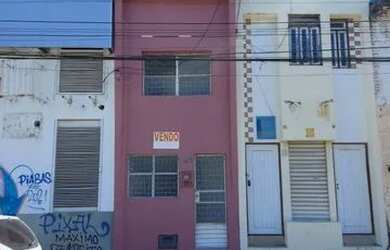 Imagem: A casa possui 2 Dormitórios e 2 Banheiros e está localizado