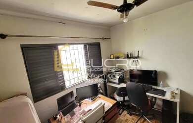 Imagem 5: Ampla casa com edícula, à venda, com 200 m², 3 quartos em Vila Lemos, Bauru - SP