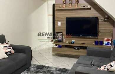 Imagem: A casa possui 4 Dormitórios, 3 Banheiros, 2 Vagas na garagem