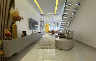 Imagem 2: Casa à Venda em Canto do Forte, Praia Grande - SP