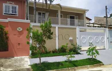 Imagem: A casa possui 3 Dormitórios, 1 Banheiro, 227m² de Área e