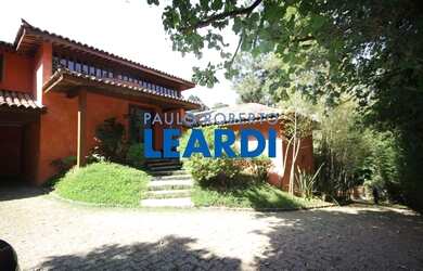 Imagem: A casa em condomínio possui 4 Dormitórios, 1 Banheiro, 5 Vagas