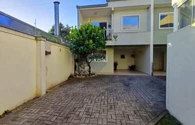 Imagem: A casa em condomínio possui 3 Dormitórios, 2 Banheiros, 2