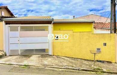 Imagem: A casa possui 2 Dormitórios, 1 Banheiro, 2 Vagas na garagem